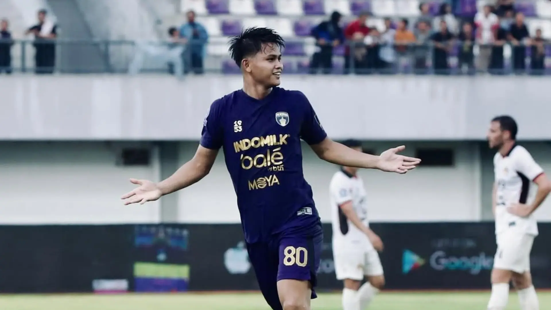 Terungkap Bukan Cuma Usia Muda Ini Alasan Utama Chonburi Fc Ngebet Boyong Hokky Caraka Dari Persita