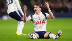 Tottenham Hotspur Tumbang 1-2 dari West Ham United Lewat Gol Dramatis Callum Wilson di Menit Akhir