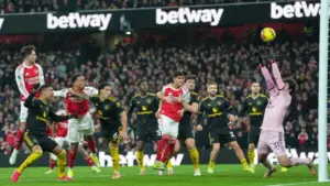 Kalah Dari MU, Rio Ferdinand: Arsenal Beruntung Bisa Bertahan di Puncak Klasemen