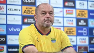 Bojan Hodak Ungkap Dua Masalah Krusial Persib Bandung Jelang Putaran Kedua