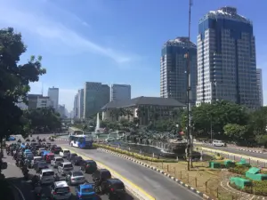 Demo Buruh di Patung Kuda, Arus Lalu Lintas Jalan Medan Merdeka Selatan Dialihkan