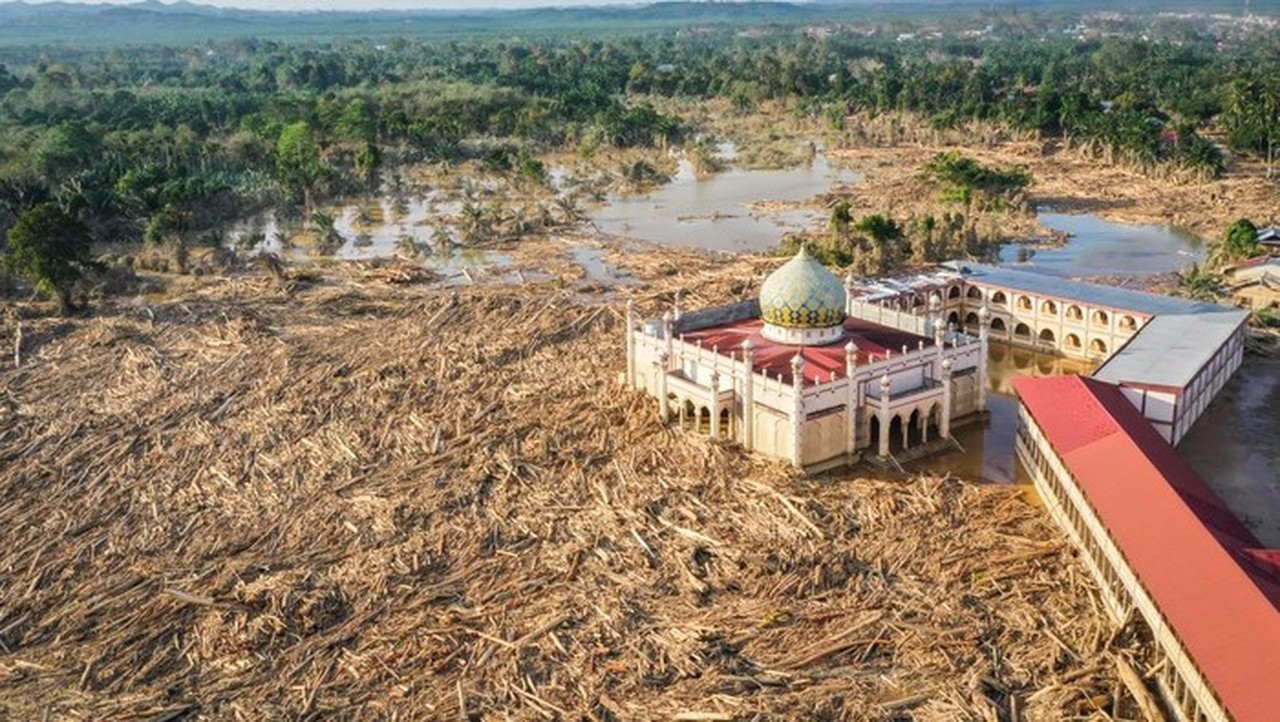 Desember 2025: Banjir Bandang Dan Longsor Terjang Sumatera. (foto: Antara Foto/erlangga Bregas Prakoso)