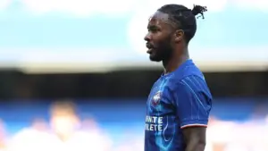 Liam Rosenior Beri Sinyal Panggil Kembali Raheem Sterling dan Axel Disasi ke Skuad Utama Chelsea