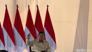 Prabowo: Menteri Serba Susah, Datang ke Bencana Dikritik, Tak Datang Dituding Tak Peduli