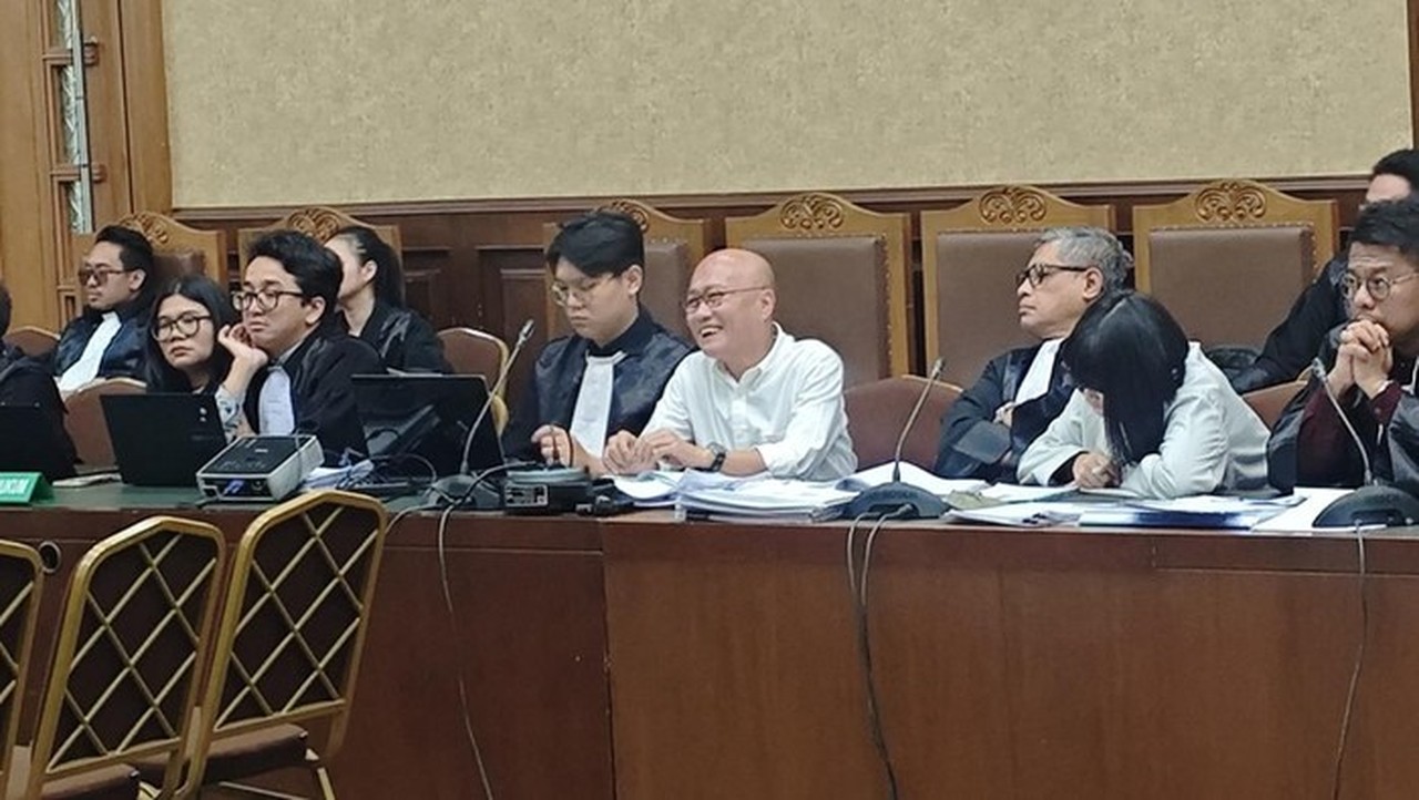 Ariyanto (berkemeja Putih). (mulia/detikcom)