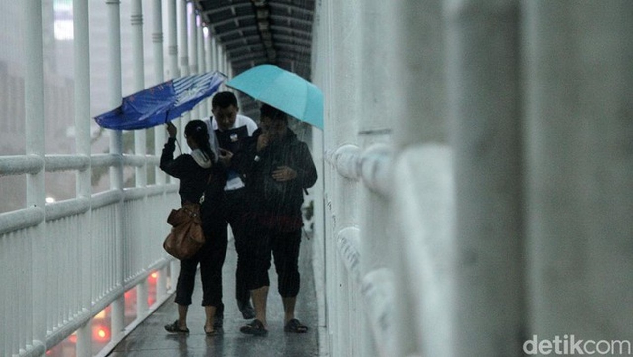 Ilustrasi Cuaca Hujan Ringan (foto: Rengga Sancaya/detikcom)