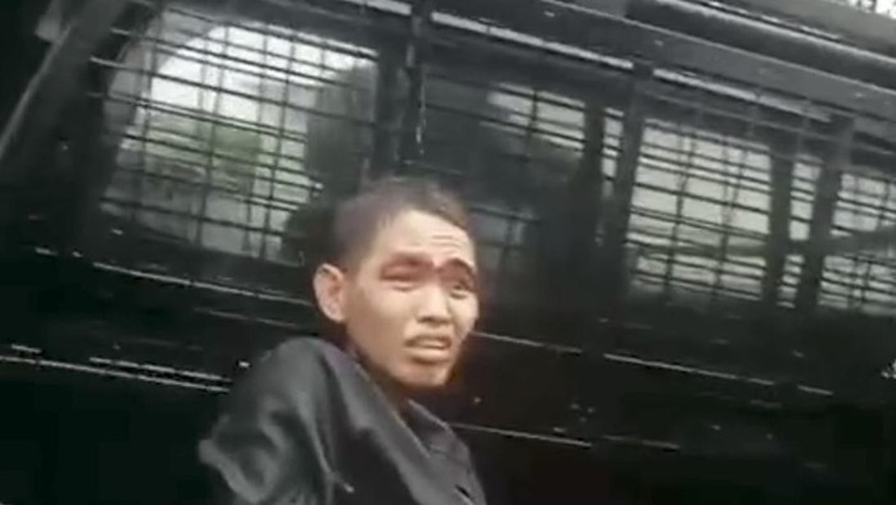 Foto: Pelaku Pembunuhan Anak Politikus Pks Cilegon, Maman Suherman, Ditangkap Polisi Saat Dipergoki Mencuri Di Rumah Eks Anggota Dprd Cilegon Roisudin Sayuri. (dok Ist)