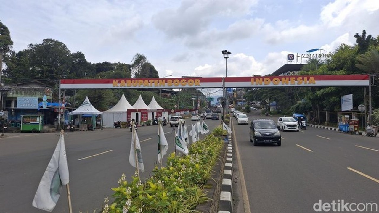 Jalan Raya Puncak, Bogor Jawa Barat (jabar). (sholihin/detikcom)