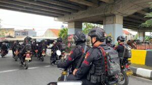 Antisipasi Tawuran di Jatinegara, Brimob Polda Metro Jaya Gelar Patroli Preventif Minggu Pagi