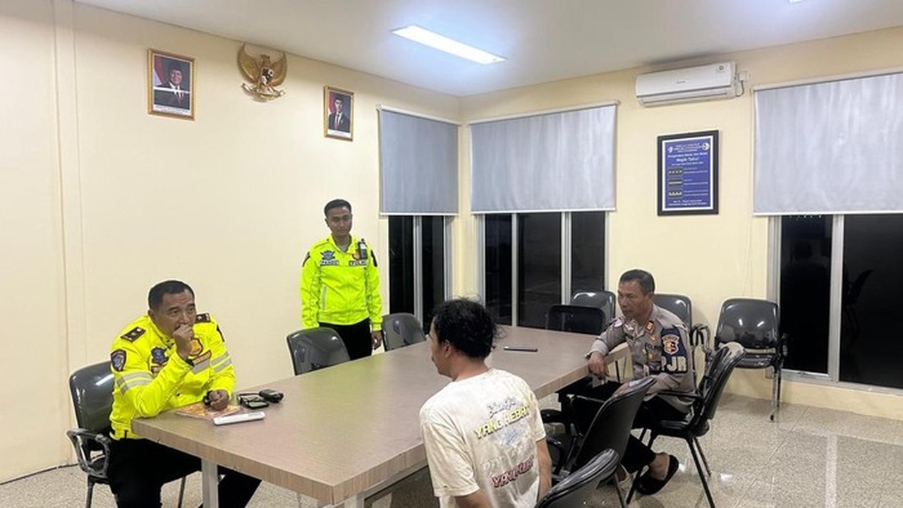 Foto: Sopir Fortuner Yang Mengangkut Solar Subsidi Di Tol Jagorawi Ditangkap (dok. Istimewa).