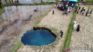 Pergerakan Tanah di Sinkhole Sumbar Berlanjut, BPBD Imbau Warga Tak Mendekat