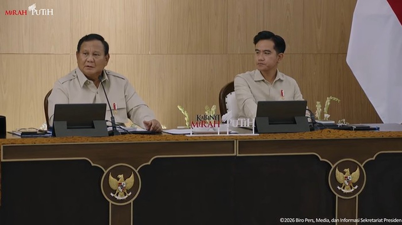 Presiden Prabowo Subianto Dan Wapres Gibran Rakabuming Raka Saat Memberikan Taklimat Awal Tahun Saat Retret Kabinet Merah Putih. (tangkapan Layar Youtube Sekretariat Presiden)
