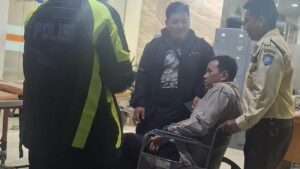 Sopir Mobil Lawan Arah di Bekasi Seret Motor Hingga Terbakar, Berujung Diamuk Massa
