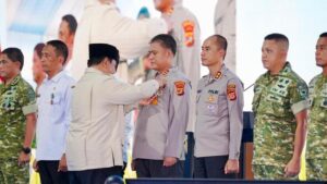 Prabowo Anugerahi Satyalancana Wira Karya kepada Kapolda Jateng, Jabar, Lampung, Kalbar, dan Kalsel