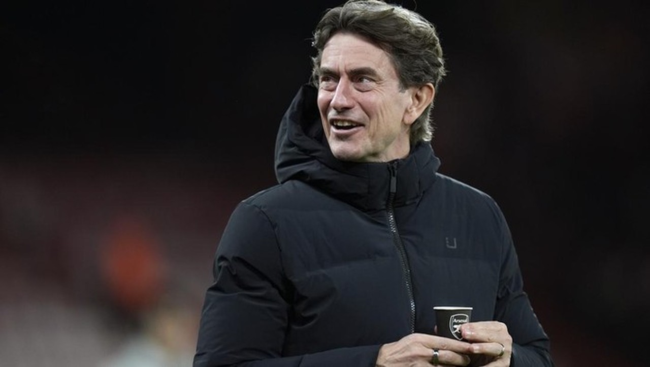 Thomas Frank Ngopi Sebelum Laga, Coba Deh Lihat Logo Di Gelasnya. Foto: Pa Images Via Getty Images/andrew Matthews Pa Images