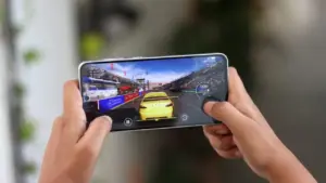 One UI 8.5 Bakal Bawa Game Booster+, Main Game Touchscreen Kini Bisa Pakai Gamepad