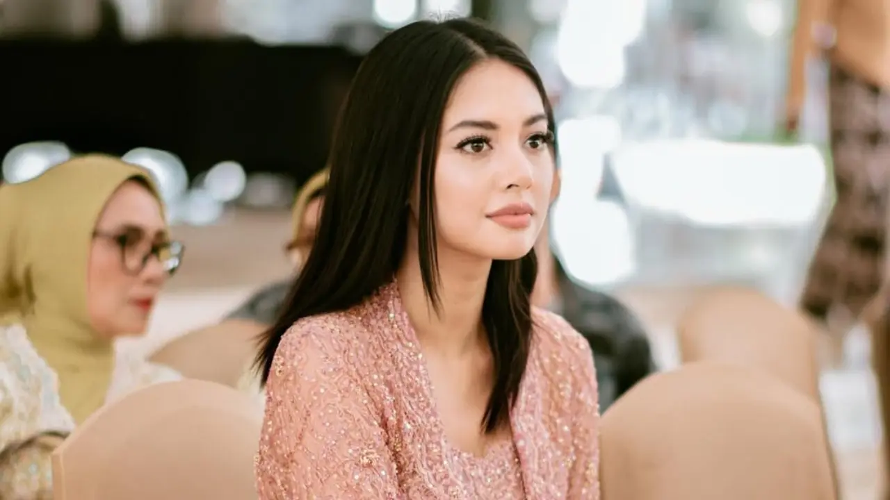 Profil Aurelie Moeremans Aktris Yang Berani Buka Kisah Hidup Di Broken Strings