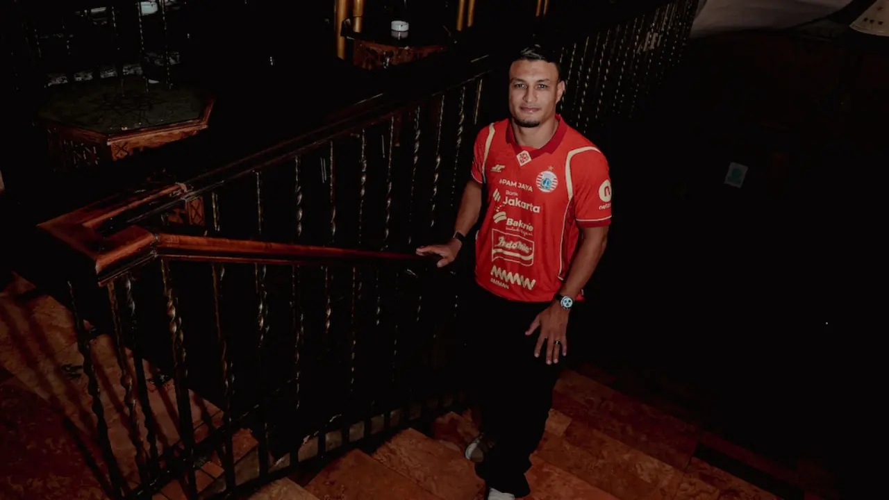 Resmi Persija Jakarta Perkenalkan Bomber Asal Maroko Alaeddine Ajaraie