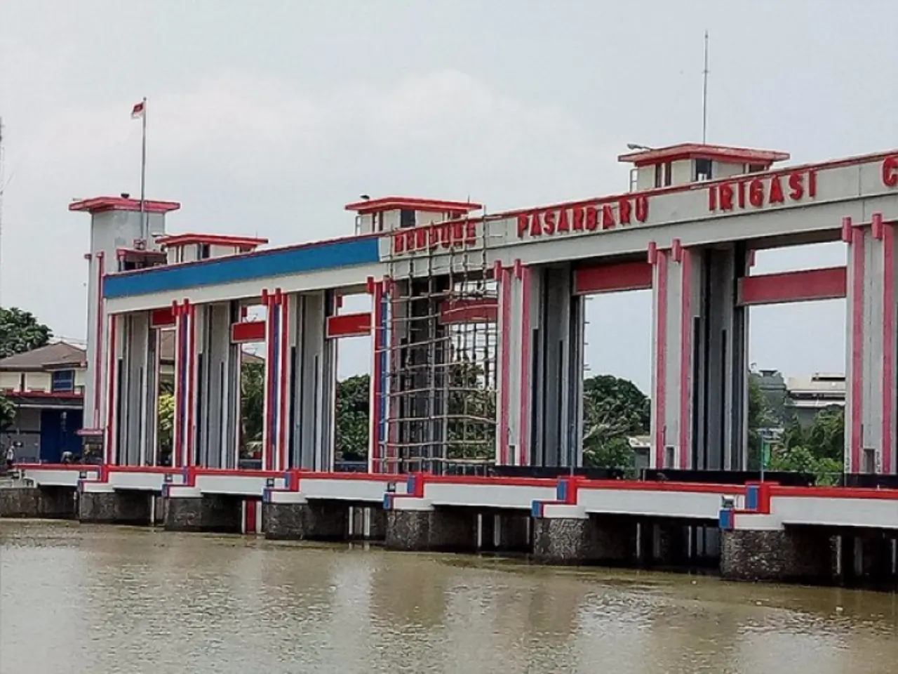 Sirene Pintu Air 10 Tangerang Meraung, Debit Sungai Cisadane Masuk Siaga 3
