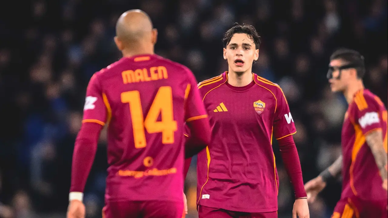 As Roma Siap Permanenkan Donyell Malen Manajemen Siapkan Kesepakatan Baru
