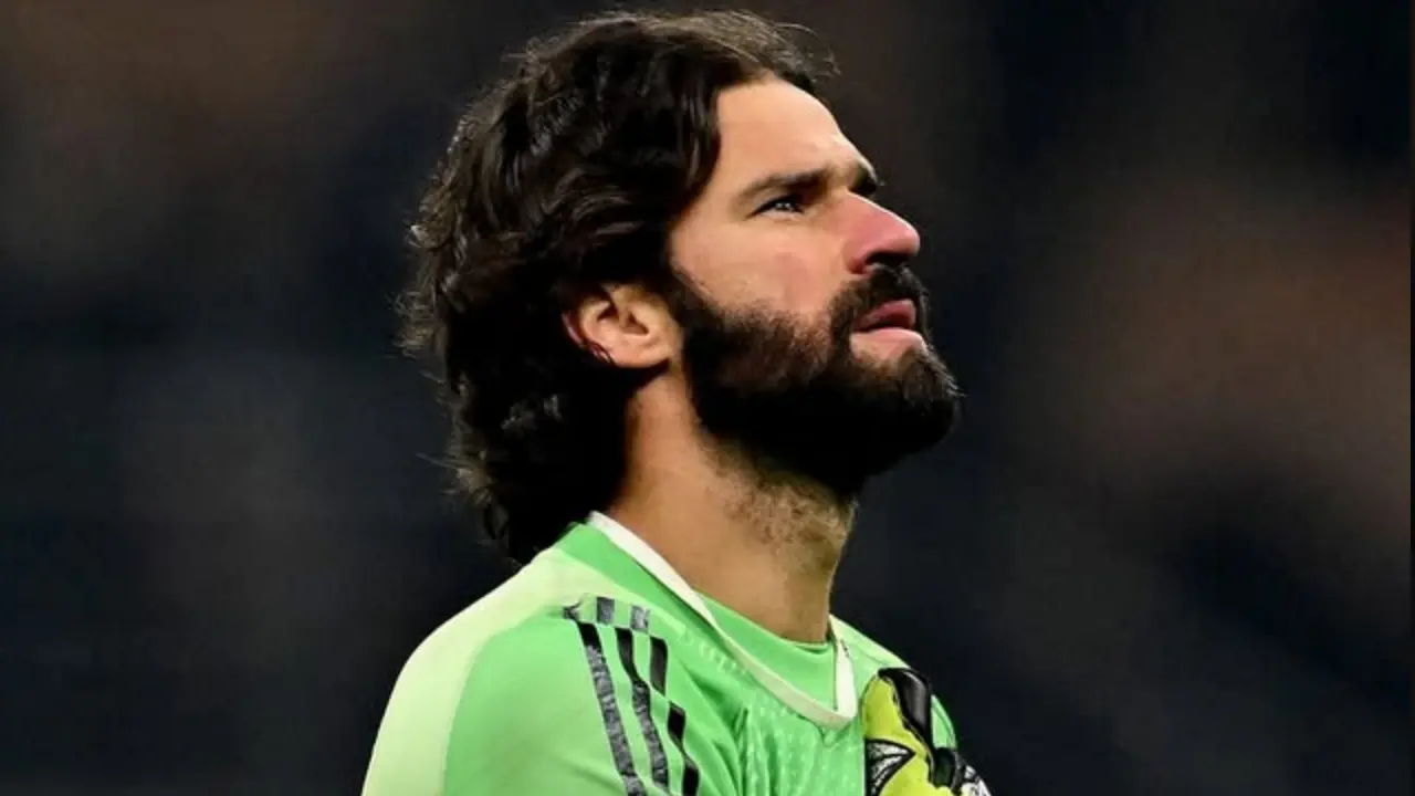 Alisson Becker Akui Musim Ini Liverpool Terjun Bebas Soroti Perubahan Tim