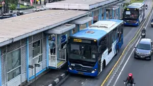 Aturan Buka Puasa Transportasi Jakarta Ramadhan 2026: Cek Beda Ketentuan KRL, MRT, dan Transjakarta