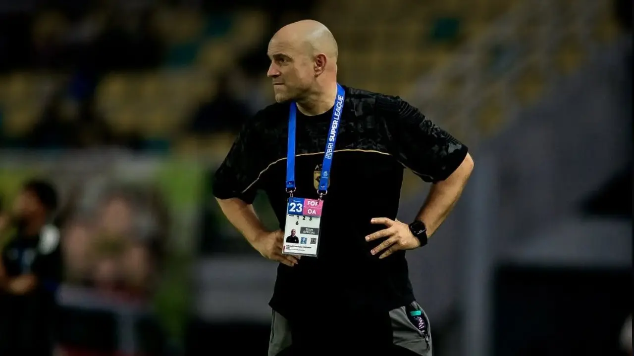 Bernardo Tavares Puji Skuad Persib Bandung Yakin Persebaya Bisa Jegal Di Kandang