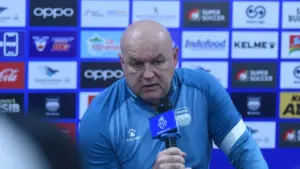 Bojan Hodak Ungkap Kesulitan Persib Bandung Hadapi Taktik Parkir Bus Persita