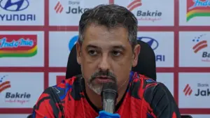 Duel Persija vs Arema Jadi Reuni Emosional Marcos Santos dengan Mantan Anak Asuh