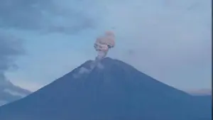Gunung Semeru Erupsi Lagi, Awan Panas Meluncur 6 Kilometer ke Arah Tenggara