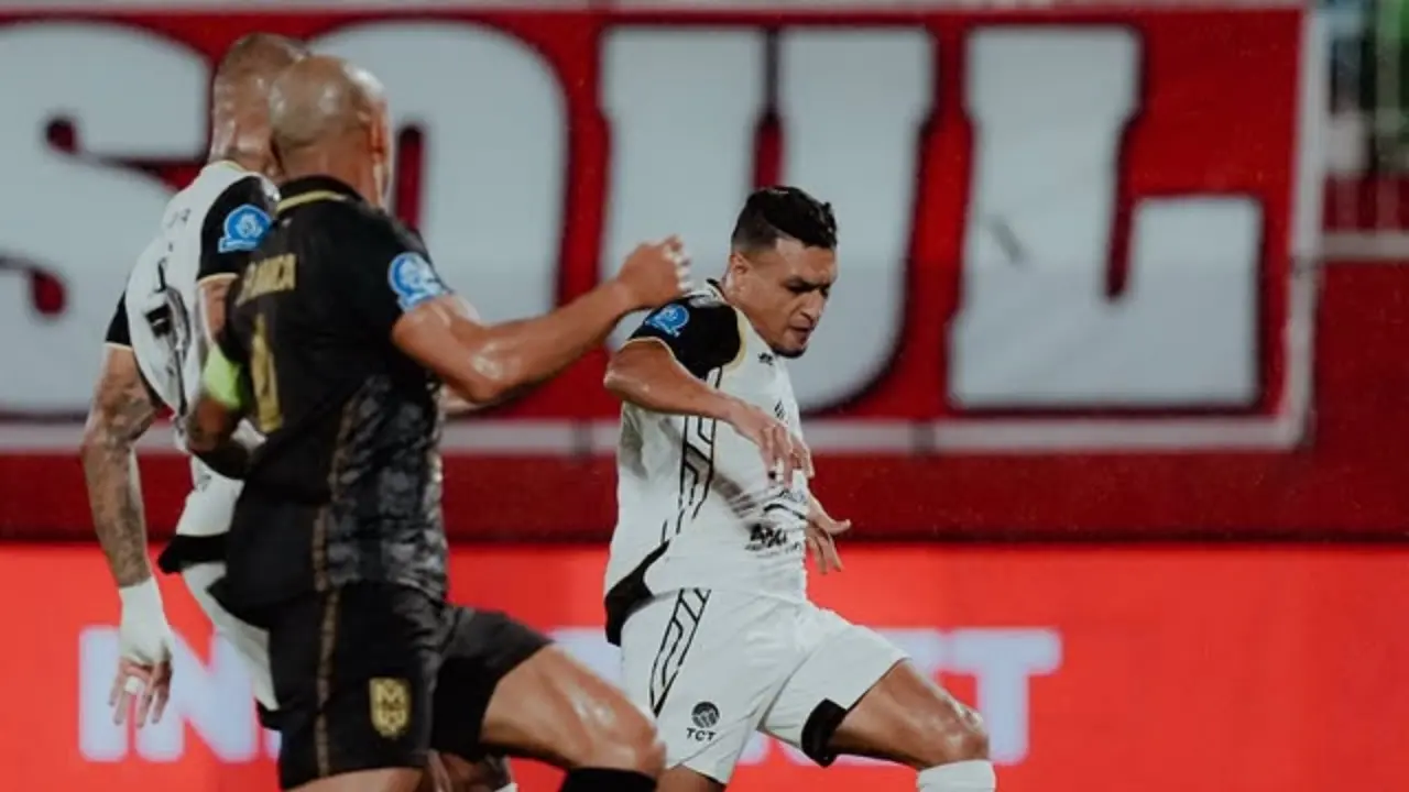 Hasil Malut United Vs Persija Jakarta 2 3 Gol Akhir Fabio Calonego Pastikan Kemenangan
