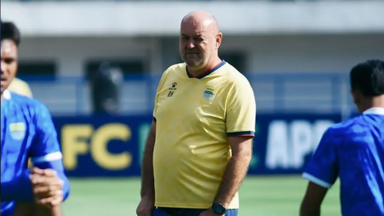 Hodak Jelaskan Penyebab Kekalahan Telak Persib Bandung Dari Ratchaburi Fc
