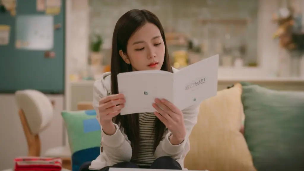 Jisoo Blackpink Perankan Produser Webtoon