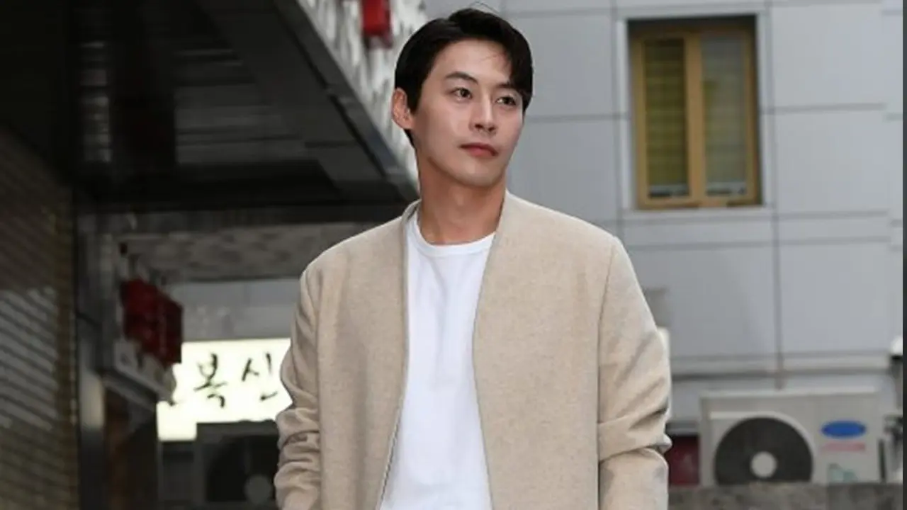Jung Eun Woo