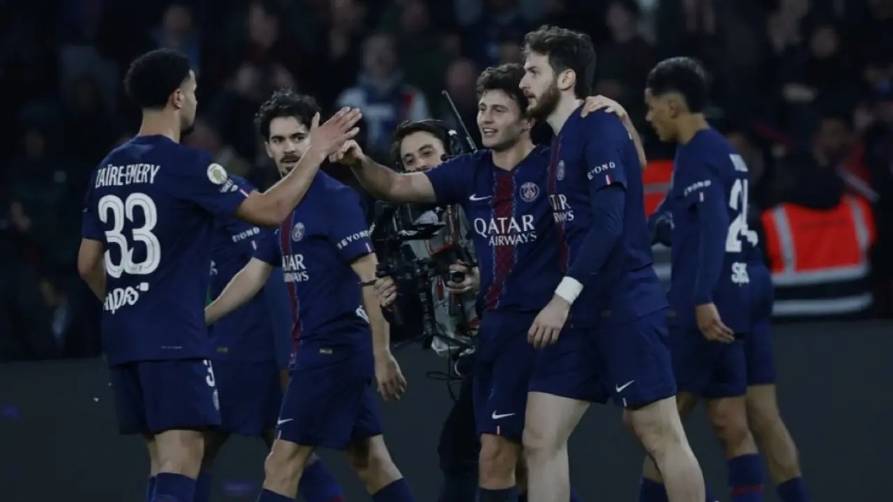 Klasemen Liga Prancis Terbaru Pekan Ke 21 Psg Kokoh Di Puncak Lens Tempel Ketat
