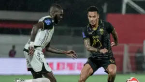 Klasemen Terbaru Liga 1: Persija Jakarta Tempel Ketat Persib Bandung di Puncak