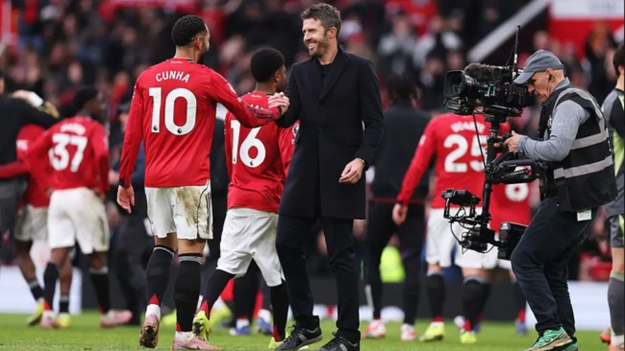 Manchester United Vs Tottenham Hotspur Carrick Ingatkan Setan Merah Tetap Fokus Dan Tak Meremehkan Spurs
