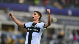 Mateo Pellegrino Resmi Teken Kontrak Jangka Panjang di Parma Hingga 2030