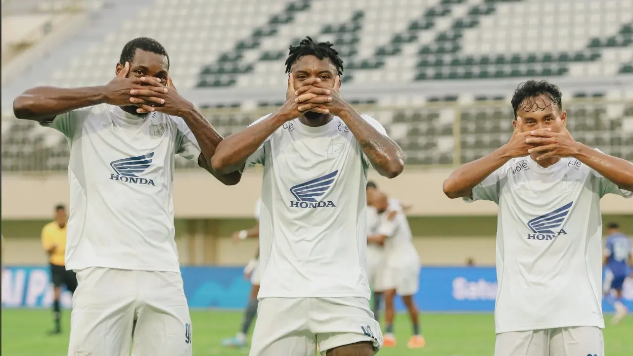 Psm Makassar Menang Tipis 2 1 Atas Psbs Biak Di Bri Super League