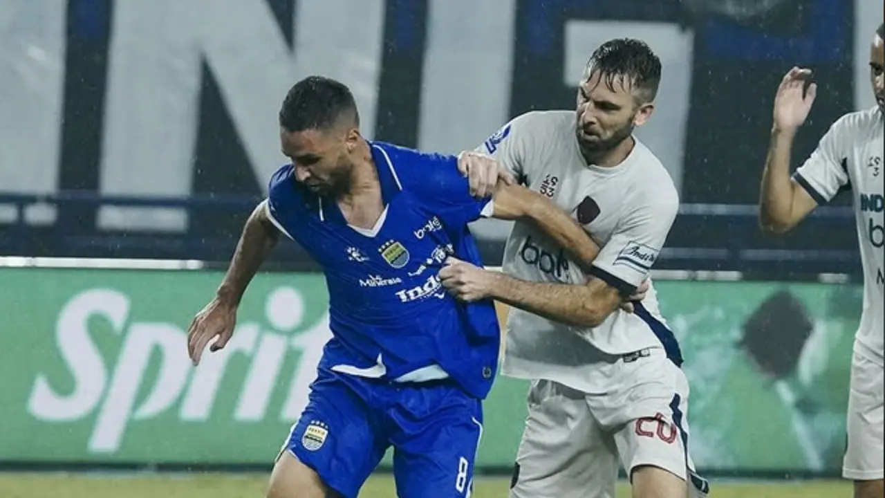 Persib Bandung Kokoh Di Puncak Klasemen Usai Tekuk Persita 1 0 Lewat Gol Andrew Jung