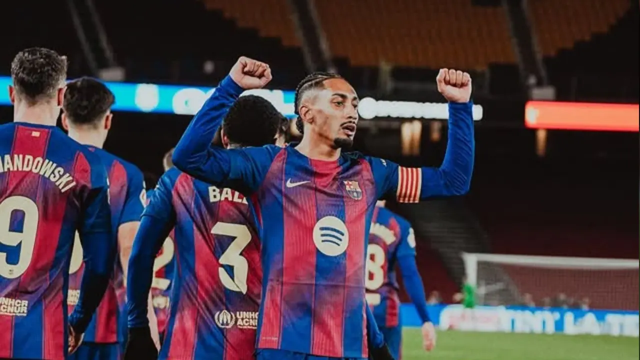 Raphinha Akui Suka Bergosip Di Ruang Ganti Barcelona