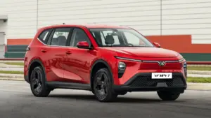 Sama-Sama 7 Penumpang, Ini Bedanya VinFast VF MPV 7 dan Limo Green