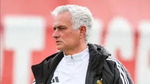 Seedorf Kritik Jose Mourinho atas Dugaan Pembenaran Rasisme terhadap Vinicius Junior