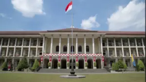 UGM Sediakan 1.000 Kursi Kelas Internasional 2026, Simak Bedanya dengan Jalur SNBP dan SNBT