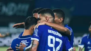 Umuh Muchtar Minta Persib Bandung Raih Tiga Poin Penuh Kontra Persebaya Surabaya