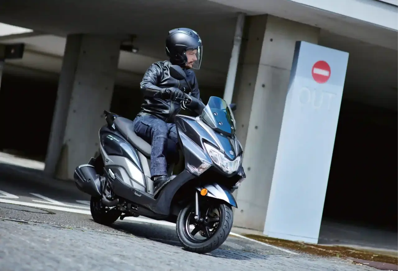 Bergaya Maxi tapi Tetap Irit, Suzuki Burgman Street 125EX 2026 Tembus 52,6 Km/L