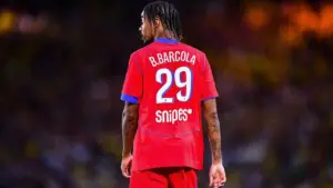 Bintang PSG Bradley Barcola Alami Cedera Ligamen Parah Saat Hadapi Chelsea di Liga Champions