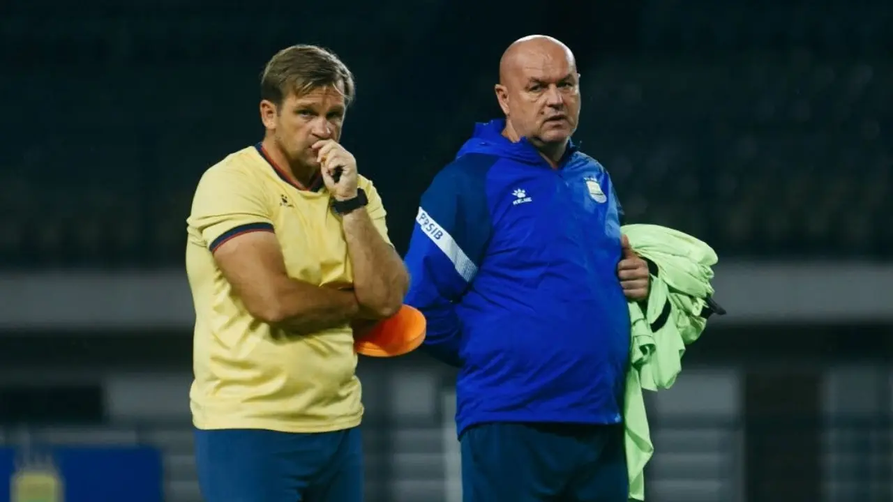 Bojan Hodak Mogok Bicara Di Konferensi Pers Usai Persebaya Imbang Dengan Persib