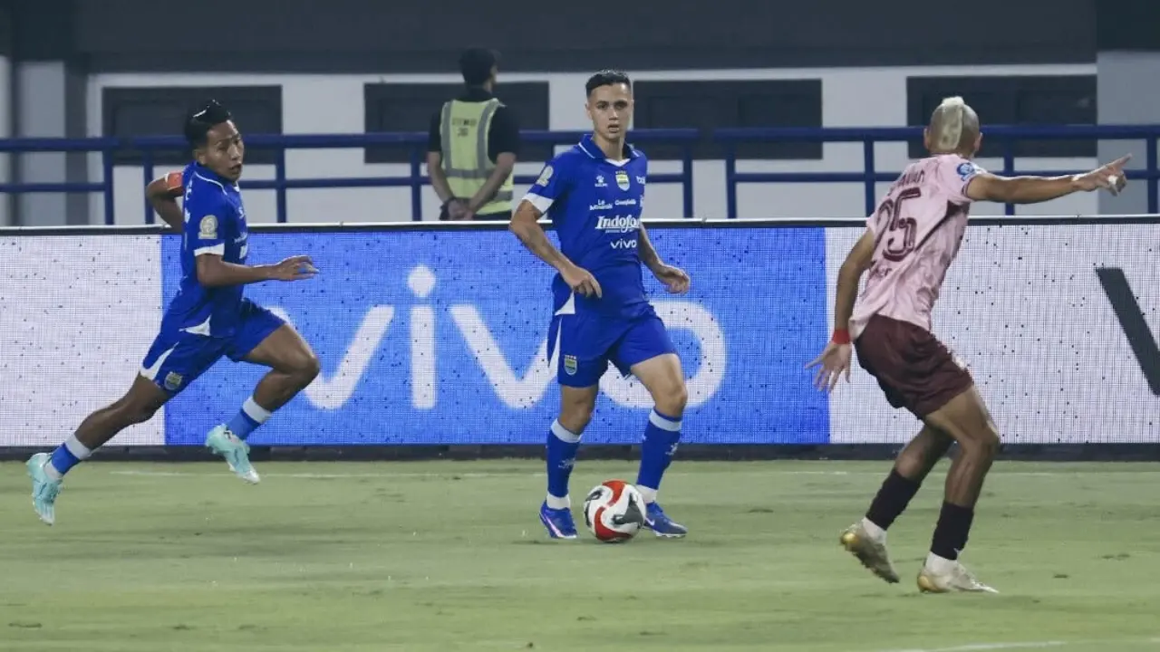 Bojan Hodak Puji Permainan Persib Usai Kalahkan Persik Kediri 3 0