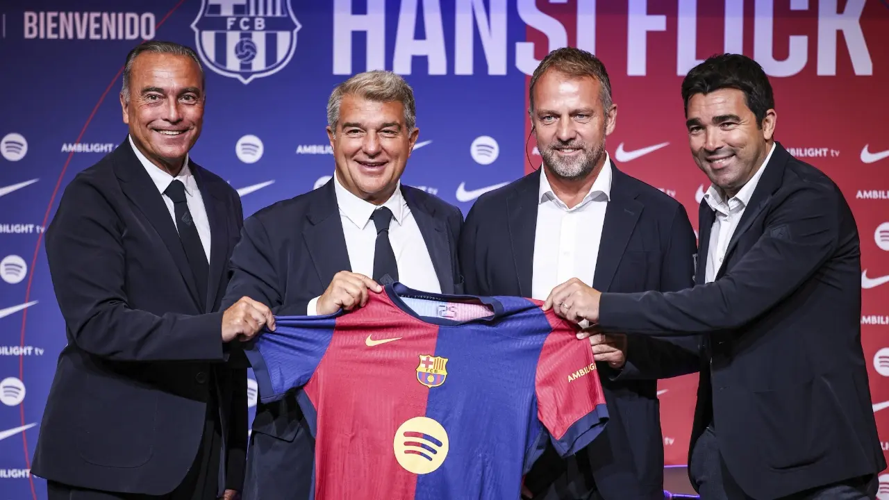 Hansi Flick Tetap Jadi Pelatih Barcelona Karena Masuk Rencana Besar Joan Laporta